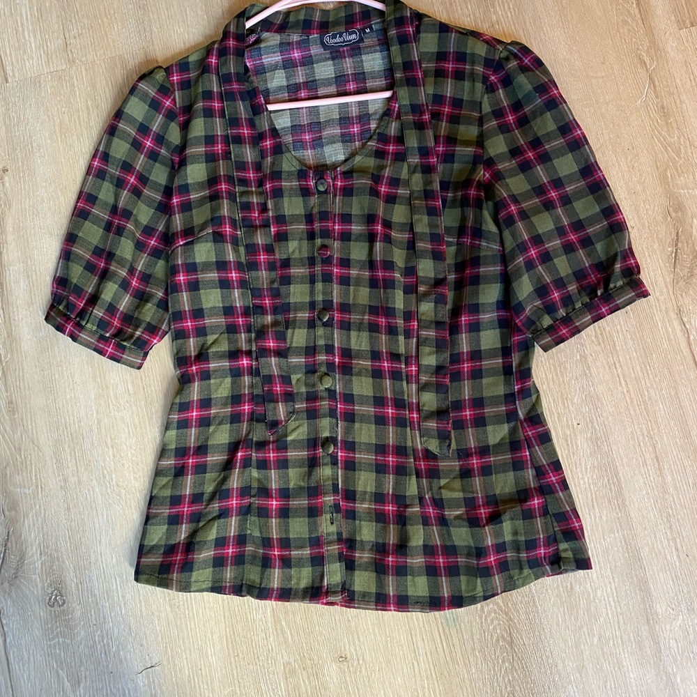 VOODOO VIXEN PLAID BLOUSE